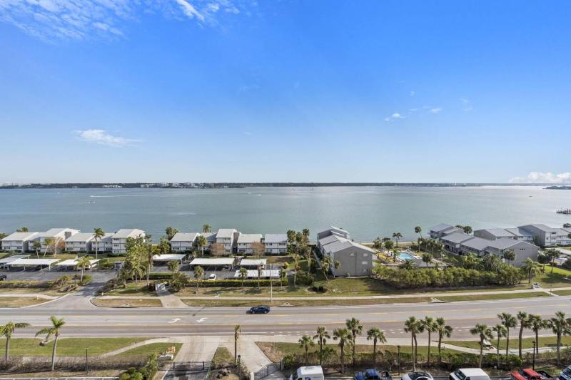 1208 Lighthouse Towers - image 35