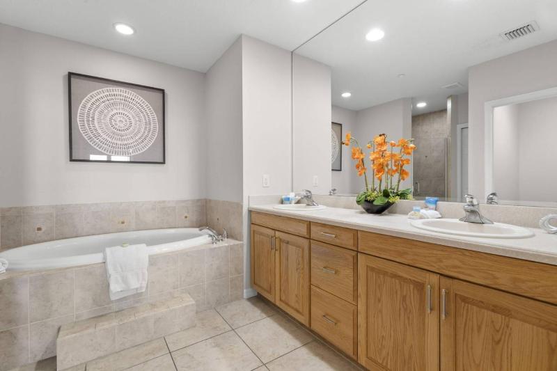 603 Harborview Grande - image 35
