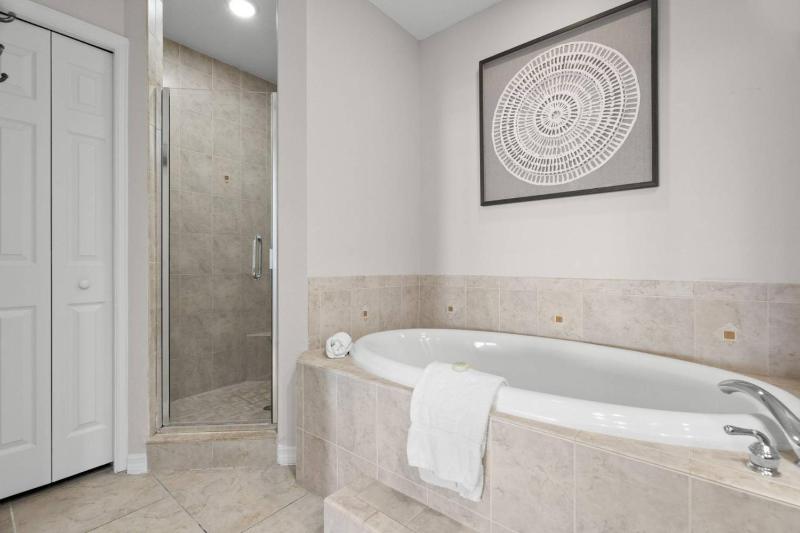 603 Harborview Grande - image 2