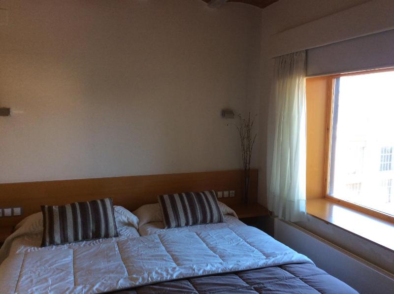 Twin Room image 3
