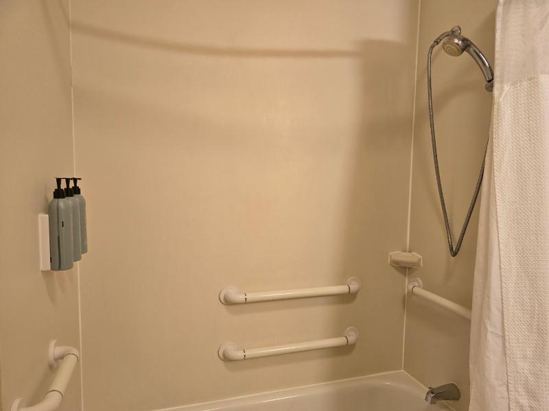 King Room - Accessible image 4