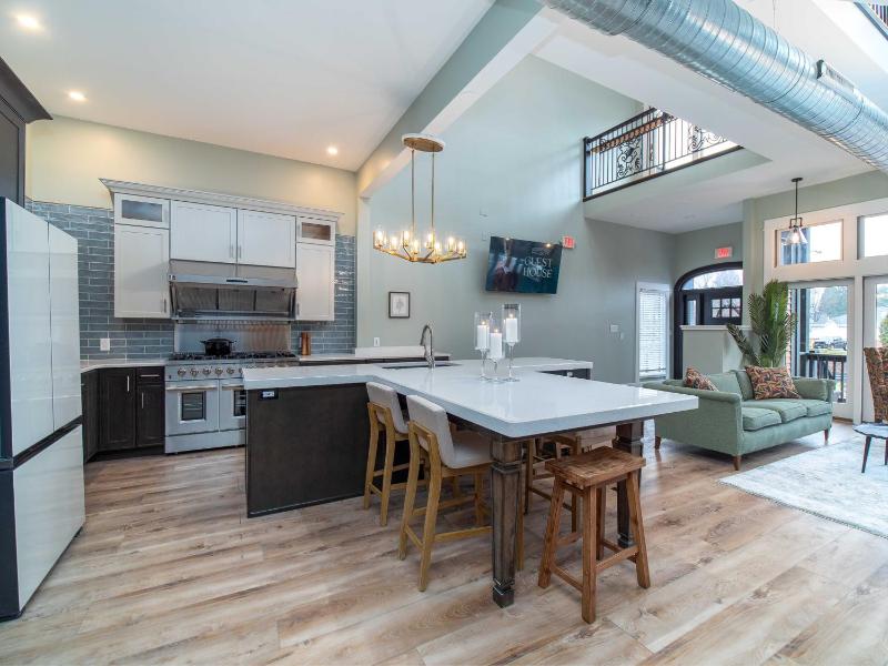 Three-Bedroom House image 2