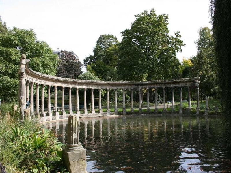 Haven of peace with balcony near Etoile Porte Maillot - image 7
