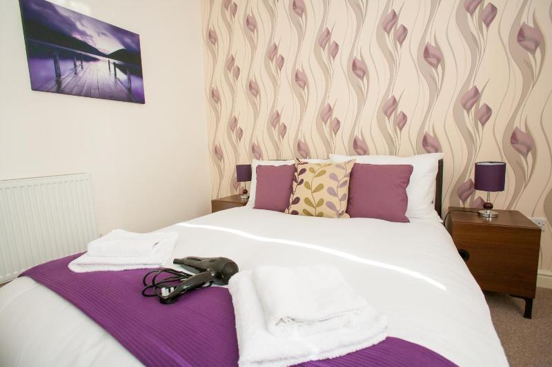 One-Bedroom Apartment image 3
