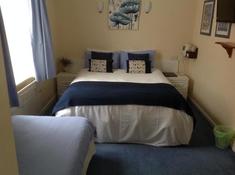 Classic Triple Room image 1