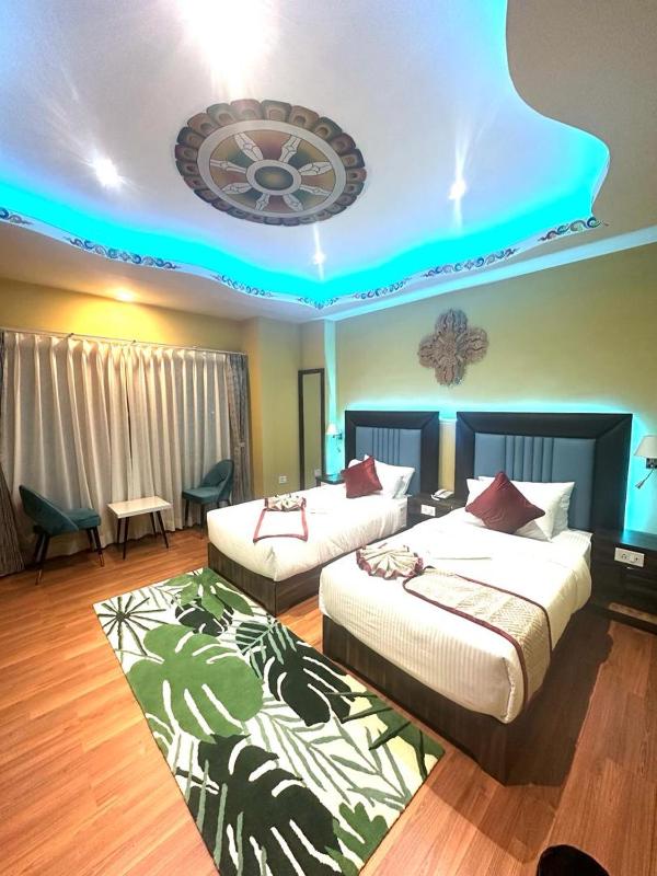 Deluxe Twin Room image 1