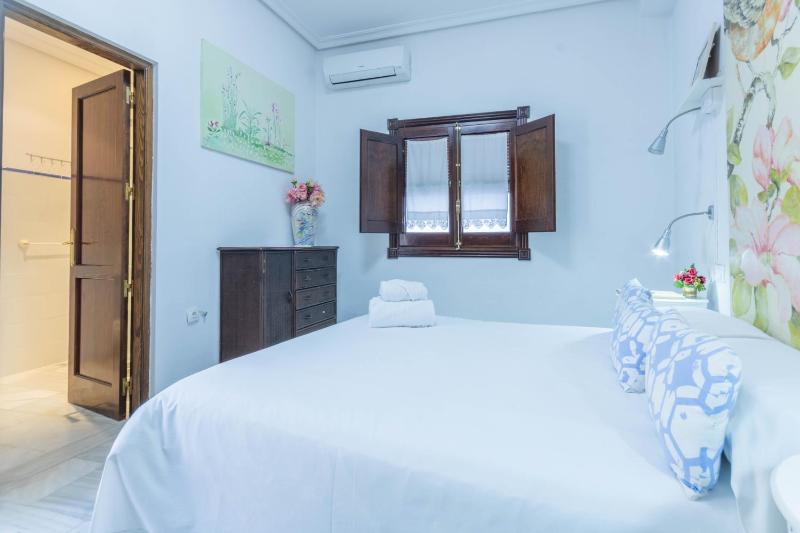 Double Room with Private Bathroom image 3