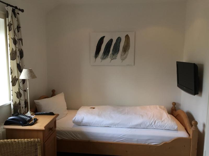 Economy Single Room image 4