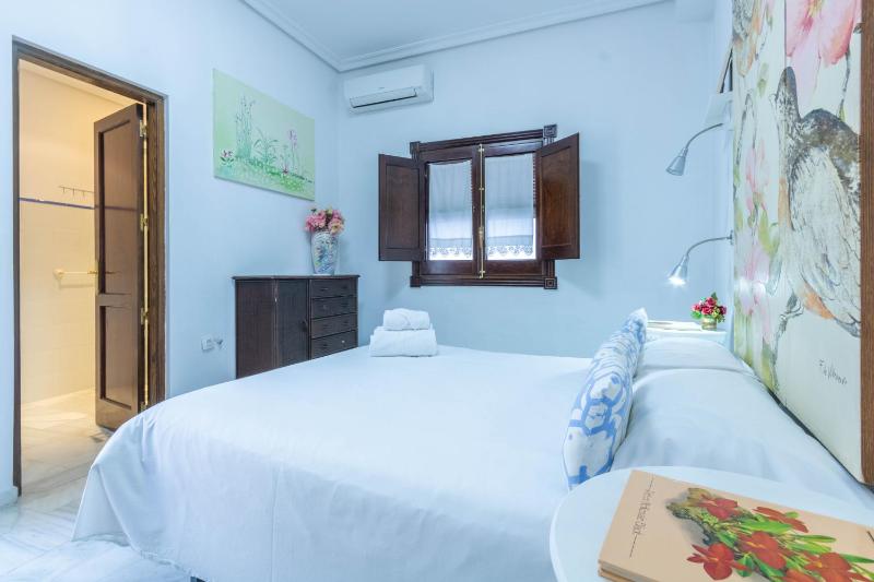 Double Room with Private Bathroom image 2