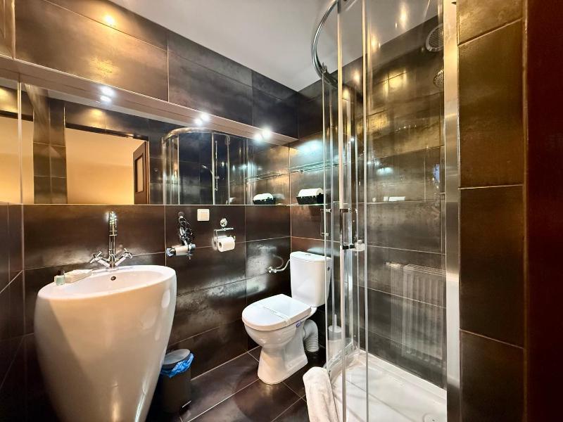 Superior Double Room image 3