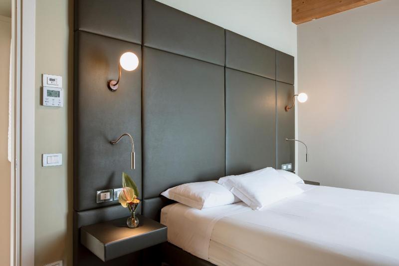 Queen Suite image 3