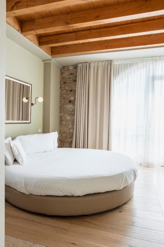 Standard Double Room image 1