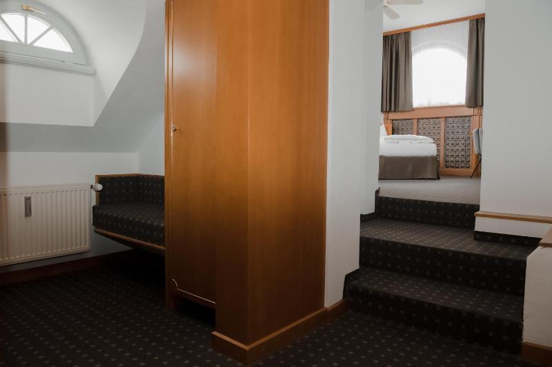 Deluxe Double Room with Bath image 2