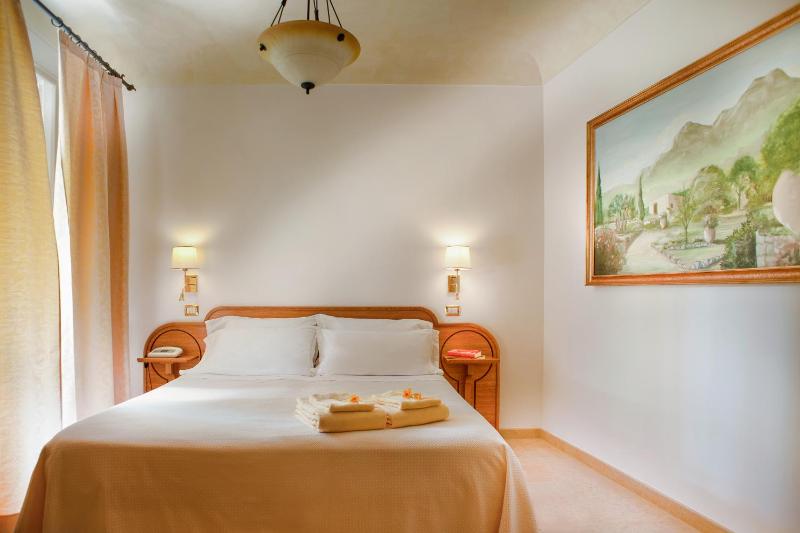 Classic Double or Twin Room image 1