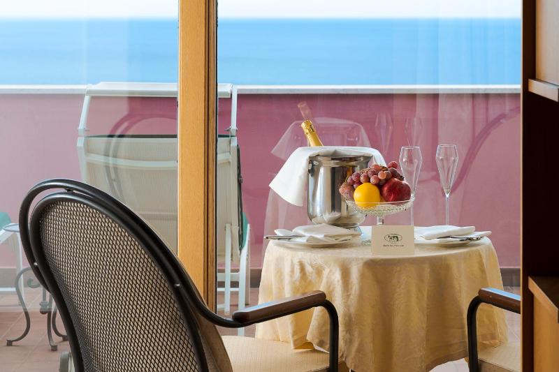 Junior Suite with Terrace and Sea View - Top Floor image 1