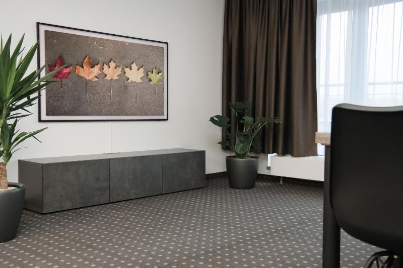 Junior Suite with Balcony image 4