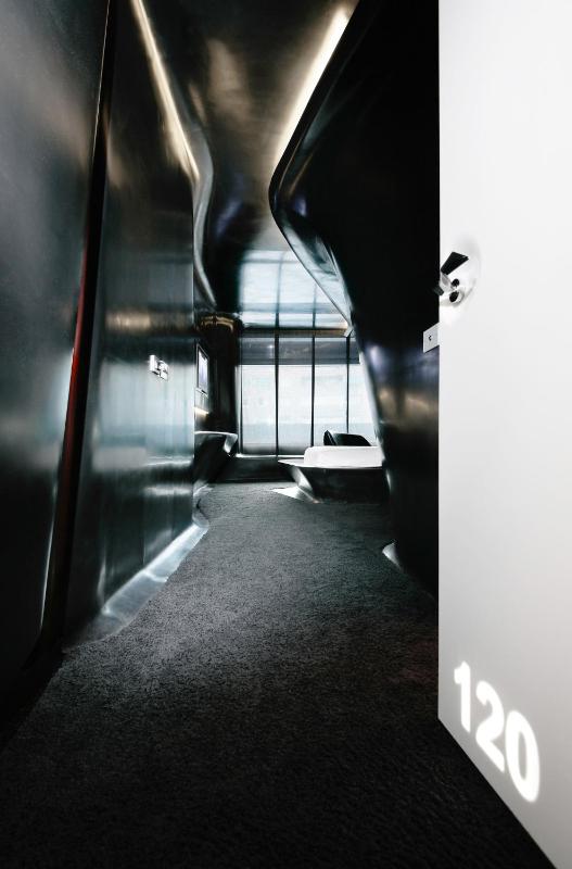 Space Club by Zaha Hadid image 2