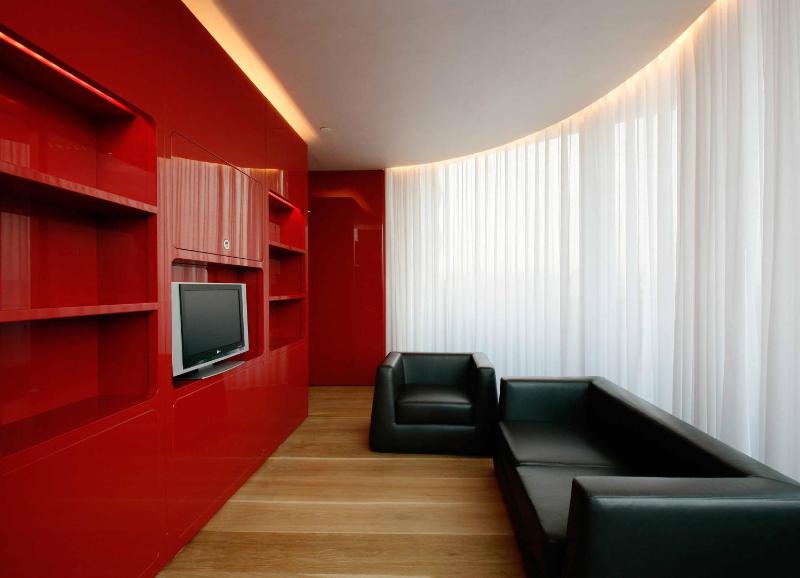 Junior Suite with Executive Lounge Access image 4