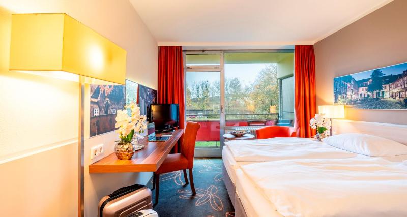 Deluxe Double Room image 1