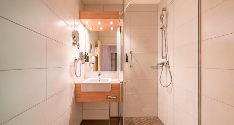 Double Room with Balcony image 3
