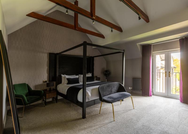 King Room image 2