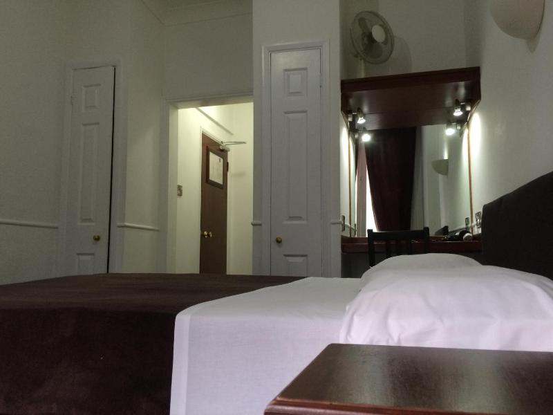 Double Room image 2