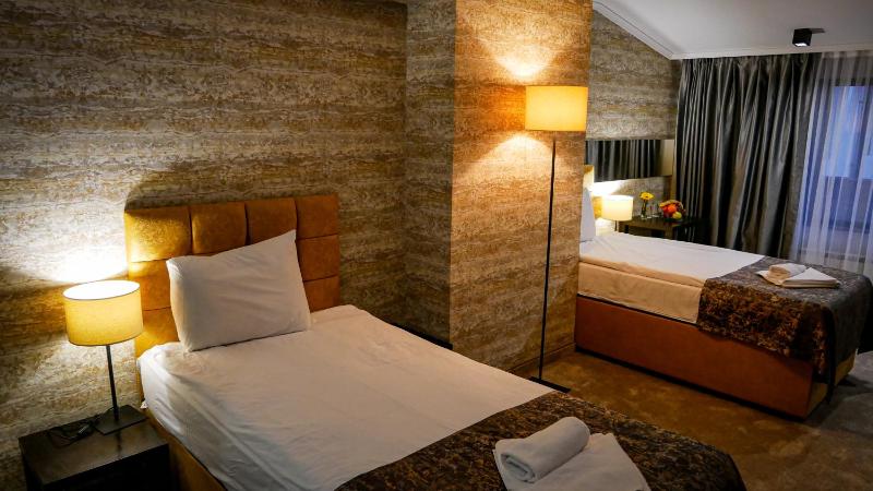 Riverside Boutique Hotel - image 45