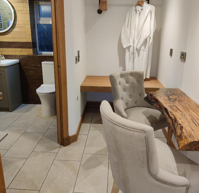 Superior King Room image 1