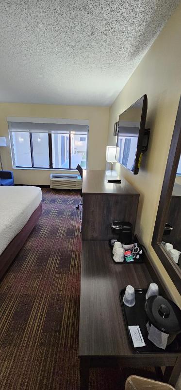 1 King Bed, Efficiency Suite, Non-Smoking image 1