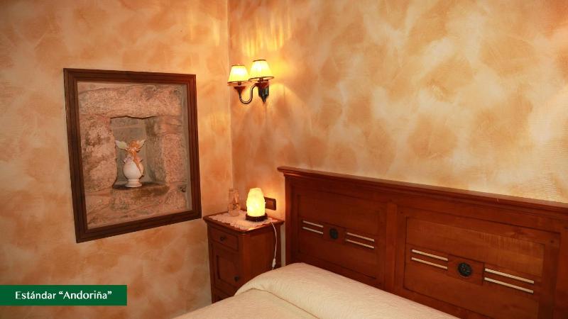 Double Room image 4