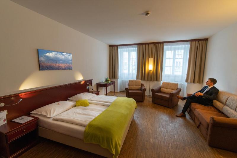Comfort Double Room image 4
