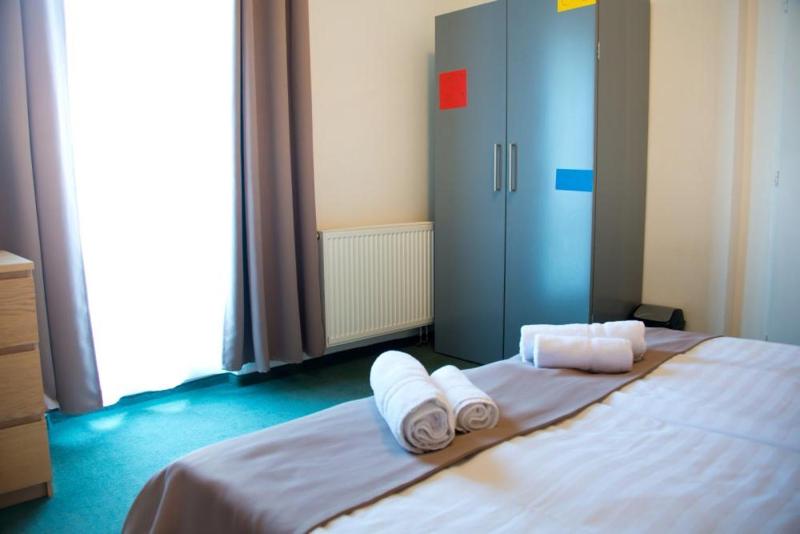 Double Room with Balcony image 4