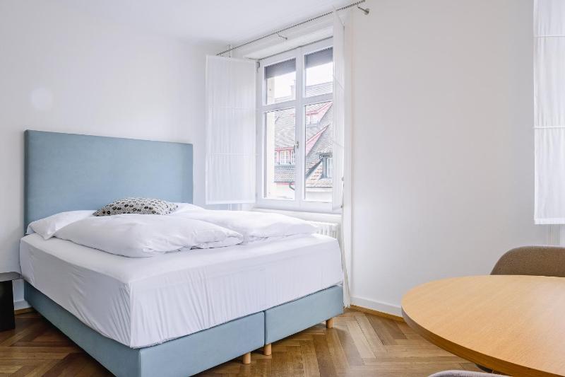 Standard Double Room image 4