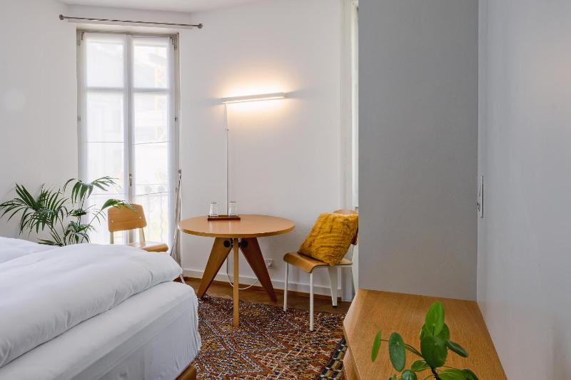 Standard Double Room image 2