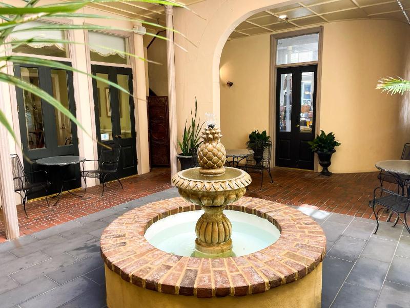 Kings Courtyard Inn - image 2