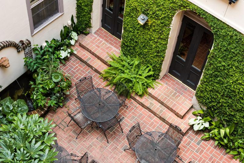 Kings Courtyard Inn - image 18