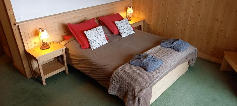 Deluxe Double Room with Bath image 1