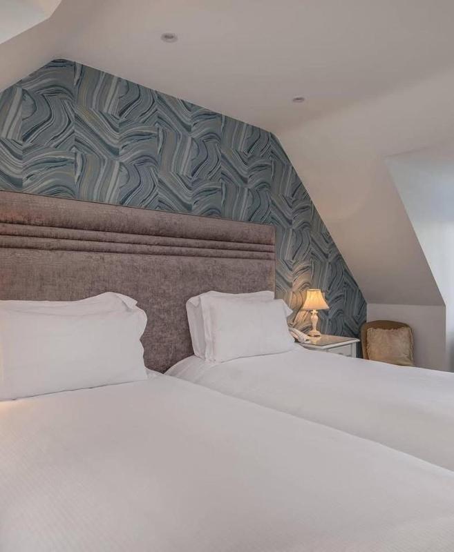 King Room image 3