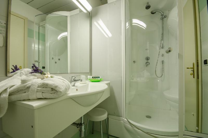 Superior Double Room image 1