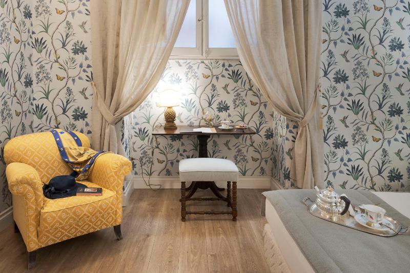 Double or Twin Room image 4