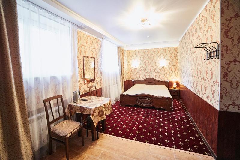 Double Room image 3
