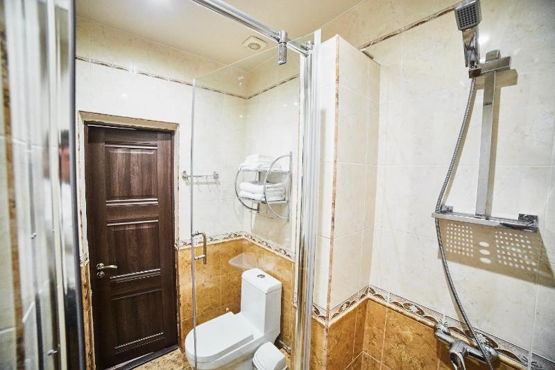 Double Room image 1