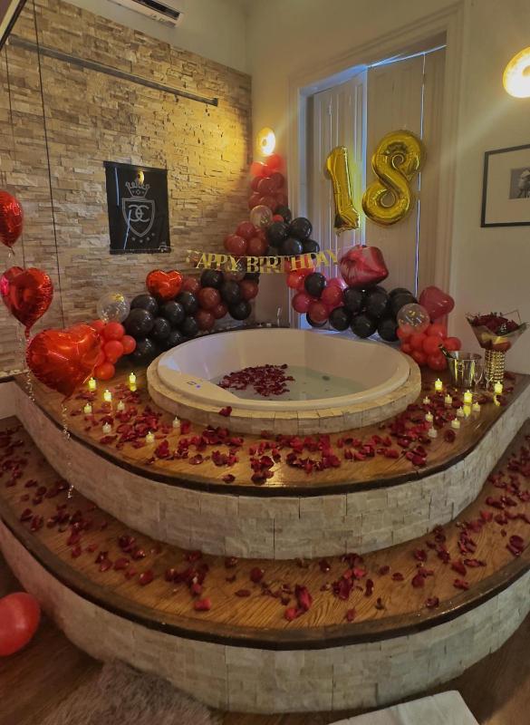 VIP Jacuzzi Suites - image 16