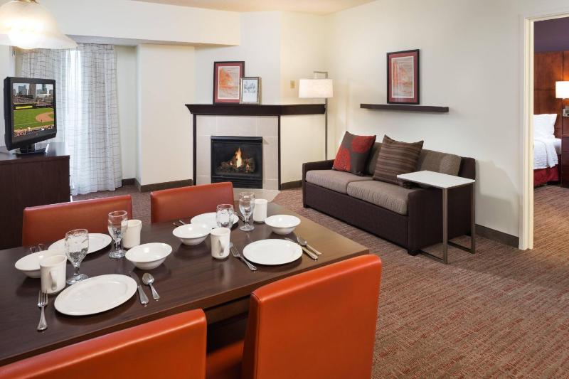 Residence Inn by Marriott Minneapolis Downtown/City Center - image 2