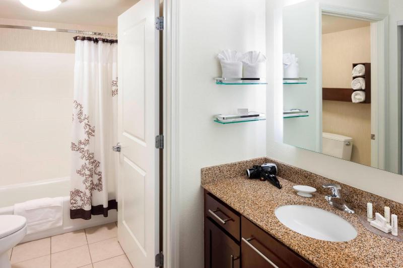 Two-Bedroom Suite image 2