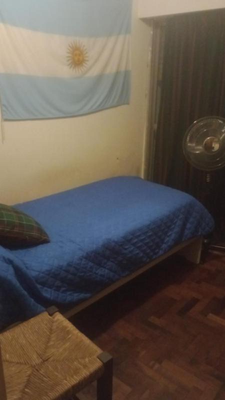 Habitación single con baño privado en departamento compartido - image 9