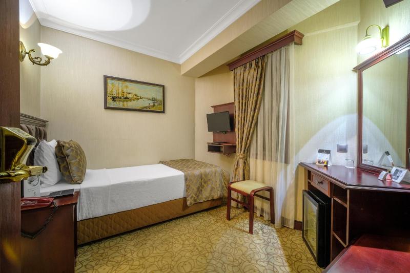 Budget Single Room image 4