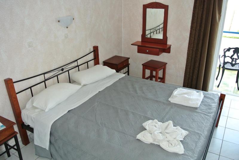 Double Room with Mountain View image 3