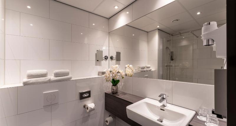 Comfort Twin Room with Sofa Bed and Kitchenette image 2