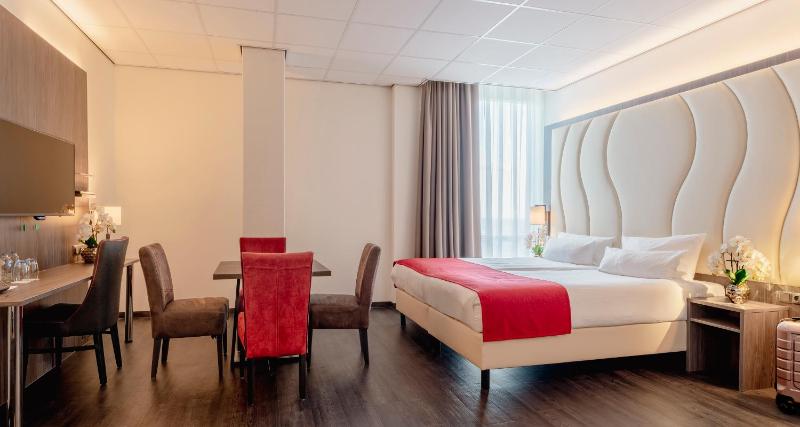 Comfort Twin Room with Sofa Bed and Kitchenette image 1